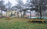 Schronisko Młodzieżowe OSKAR - teren rekreacyjny - ławki - stół do tenisa stołowego
