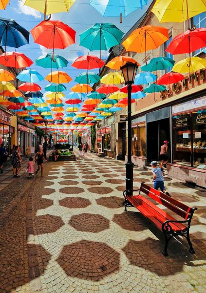 Poczyn Zdrj - magiczna ulica parasoli