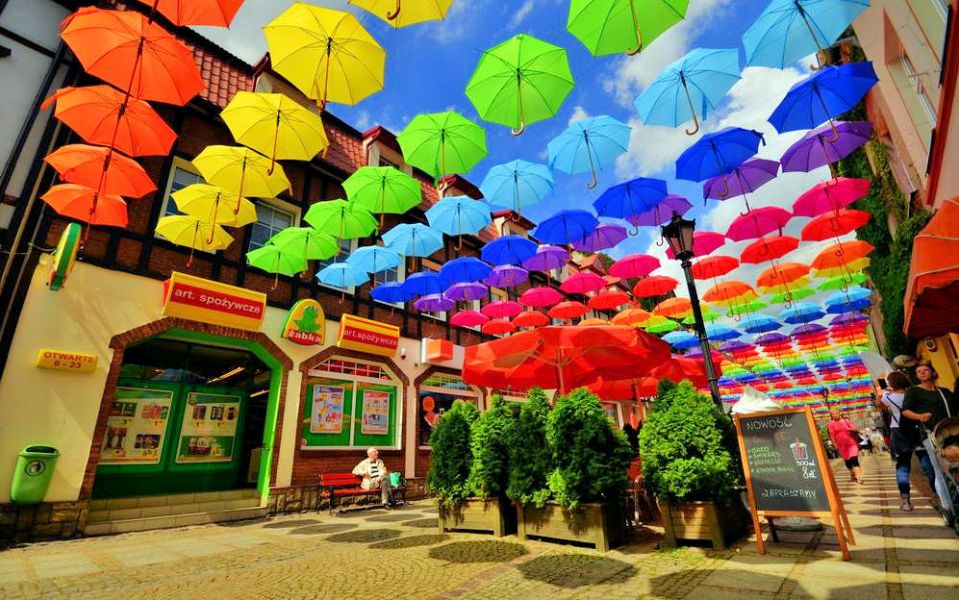Poczyn Zdrj - magiczna ulica parasoli