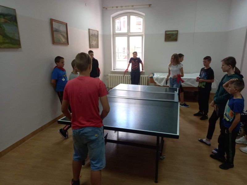 Bursa Gdaska - gra w tenisa w salce rekreacyjnej