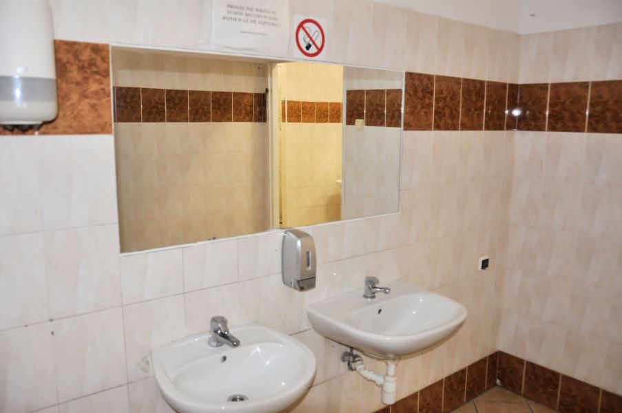 Bursa Gdaska - wzy sanitarne na kondygnacjach