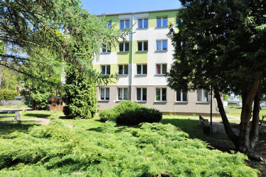 OW STA - budynek - widok od terenw rekreacyjnych